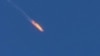Đoạn video của Đài Haberturk TV cho thấy phi cơ của Nga bốc cháy trước khi rơi xuống một ngọn đồi ở Thổ Nhĩ Kỳ ngày 24/11/2015.