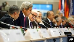 El secretario de Estado de Estados Unidos, John Kerry, urgió al resto de naciones reunidas en París, para que aprueben un acuerdo sostenible sobre cambio climático.