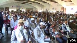 Wafuasi wa Rais Paul Biya wamekutana huko Monatele November 6, 2021. 