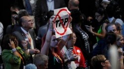 Mỹ rút chân, Việt Nam có nên phê chuẩn TPP?