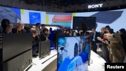 Les derniers modèles de télévision de Sony, présentés à l'International Consumer Electronics Show de Las Vegas (Reuters)