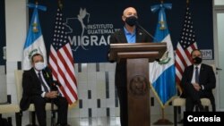 El secretario de Seguridad Nacional de Estados Unidos, Alejandro Mayorkas, habla en el último día de una visita a Guatemala el 7 de julio de 2021. Foto cortesía Secretaría de Comunicación de la Presidencia de Guatemala.