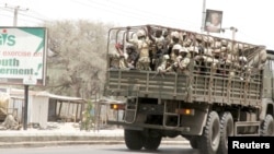 Sojoji Najeriya kusa da Maiduguri, Mayu 14, 2015.