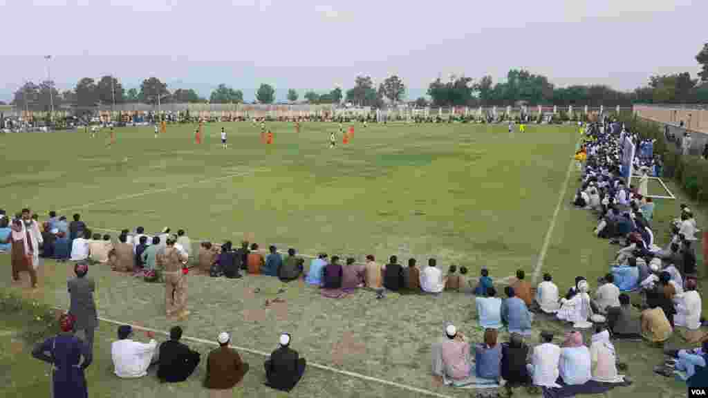 په خوست ولایت کې د فوټبال په زړه پورې لوبې