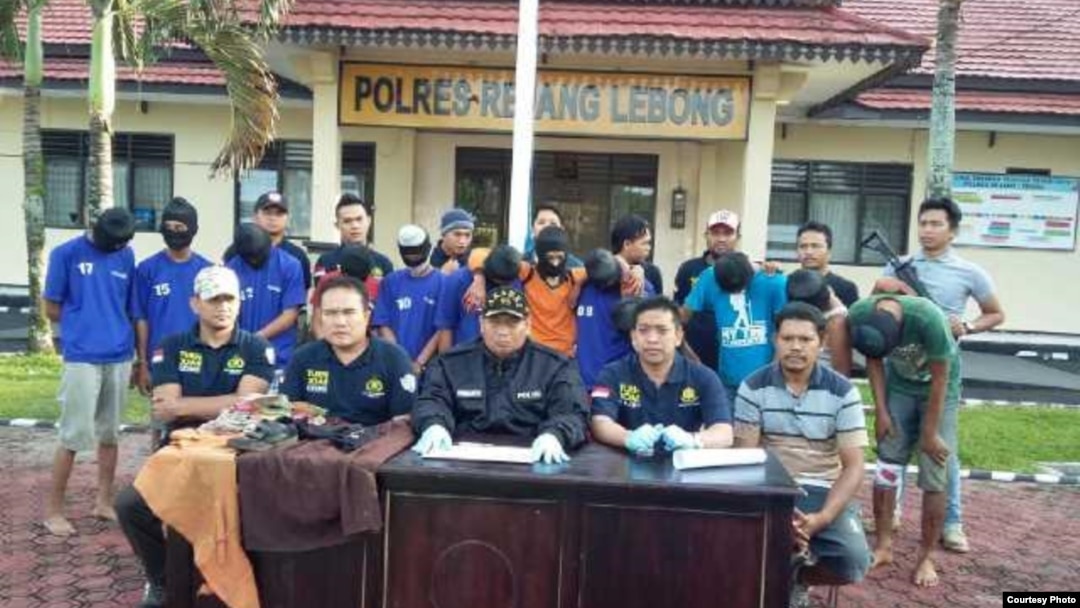 Konferensi pers Kapolres PUT Rejang Lebong tentang pemerkosaan dan pembunuhan YY. (Foto: Polsek PUT Rejang Lebong Bengkulu)