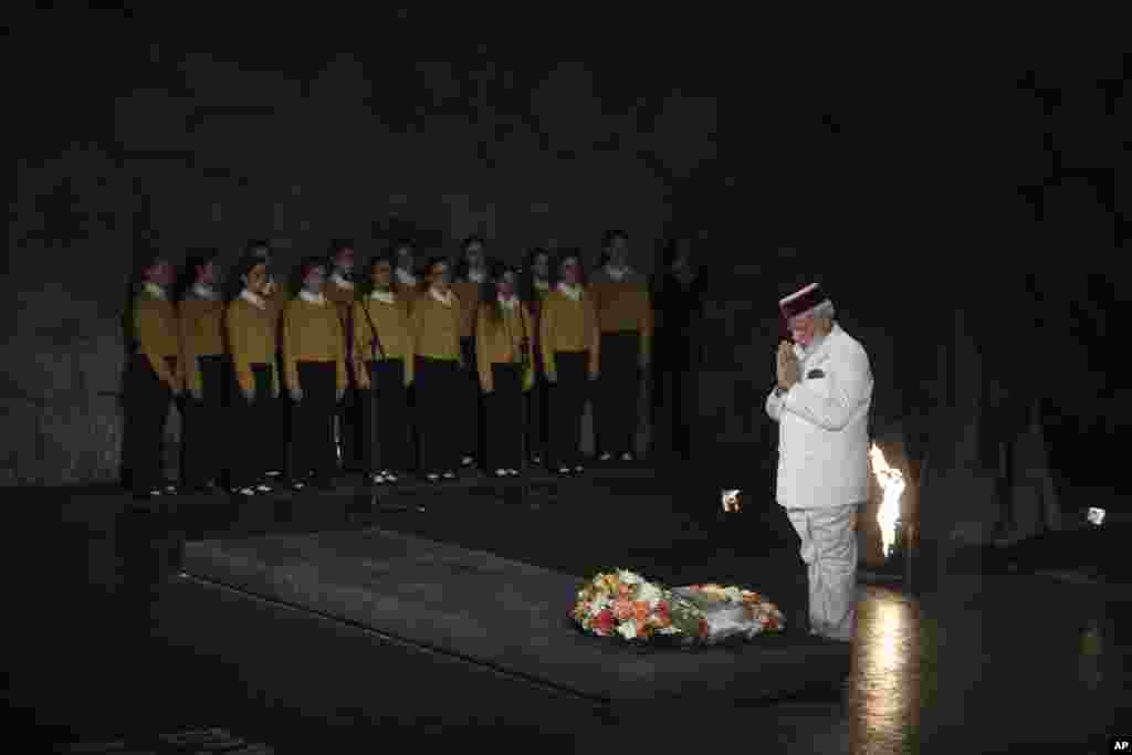 ادای احترام نارندرا مودی، نخست وزیر هند به قربانیان هولوکاست در دیدار او از اسرائیل