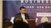 Wapres RI Jusuf Kalla berbicara pada forum bisnis yang digelar American Indonesian Chamber of Commerce (AICC) di New York, AS, Rabu 25/9. (Foto: VOA/Metrini)