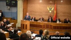 Crnogorski premijer Milo Đukanović u Skupštini Crne Gore (gov.me)