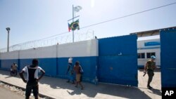 Sòlda Brezilyen nan baz Misyon Lapè Nasyon Zini a MINUSTAH nan Site Solèy Pòtoprens Ayiti. 16 out 2016. (Foto: AP/Dieu Nalio Chery)
