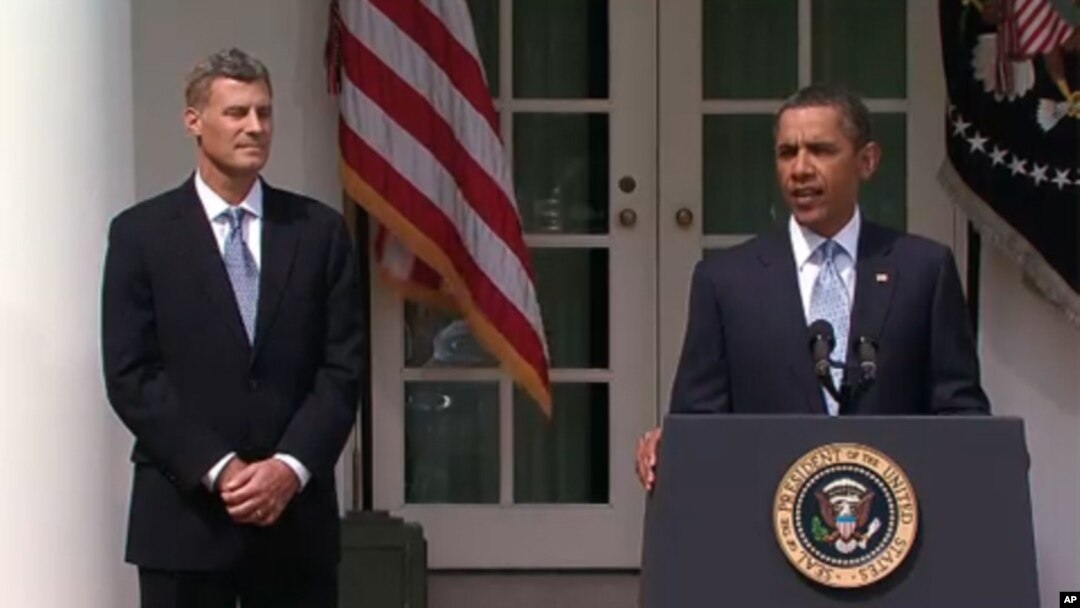 Ketua Dewan Penasihat Ekonomi Presiden, Alan Krueger (kiri) mengatakan, perekonomian AS terus pulih tapi kepulihan akan lebih cepat jika Kongres mencabut pemotongan anggaran otomatis (foto: dok). 