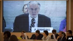 Chủ tịch Paulo Sergio Pinheiro cung cấp báo cáo của Ủy ban điều tra nhân quyền độc lập về Syria trước Hội đồng Nhân quyền Liên Hiệp Quốc ở Geneva, Thụy Sĩ, ngày 17/9/2012