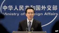 Chinese Foreign Ministry spokesman Hong Lei answers reporters' questions in Beijing, China (File)