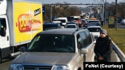 Blokada mosta u Brankovoj ulici i kružnog toka kod Ušća u Beogradu (foto: FoNet)