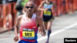 Meb Keflezighi compite durante el maratón de Boston, competencia que ganó. (Foto:David Butler II, USA Today).
