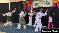 Pertunjukan pencak silat di acara Indo Feast Halal Festival di San Jose, California (dok: Ake Pangestuti)