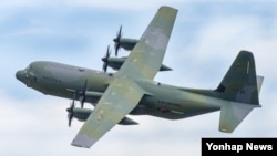 한국 방위사업청은 28일 C-130J(슈퍼 허큘리스) 수송기 1~2호기를 제작사인 미국 록히드마틴으로부터 인수했다고 밝혔다. 
