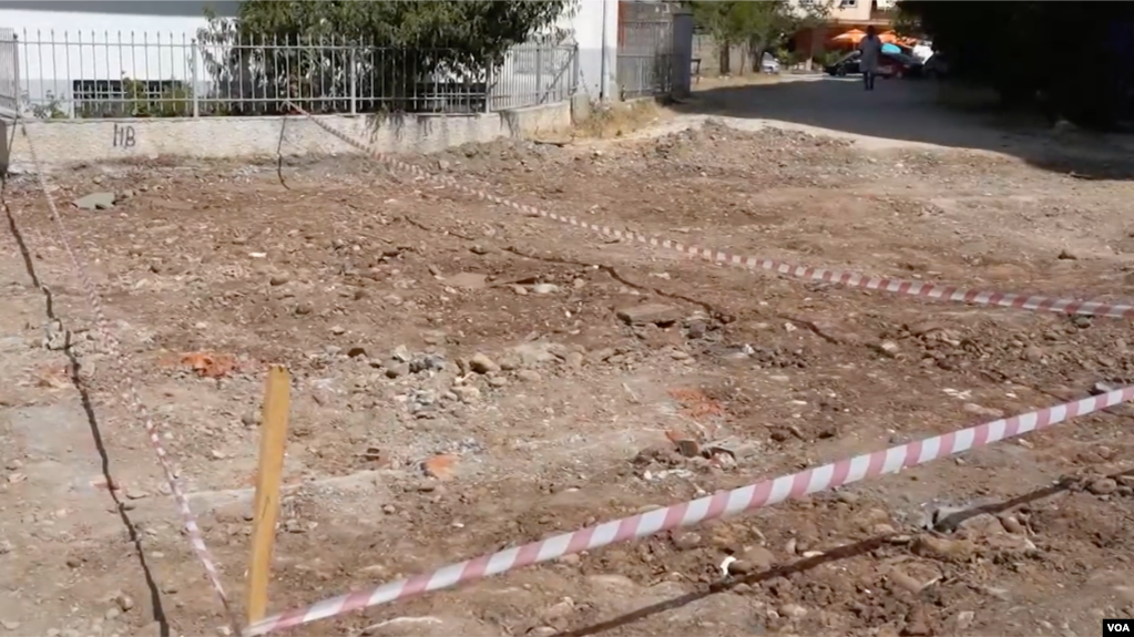 Përmet, të përndjekurit dyshojnë se varret e zbuluara janë të viktimave të komunizmit