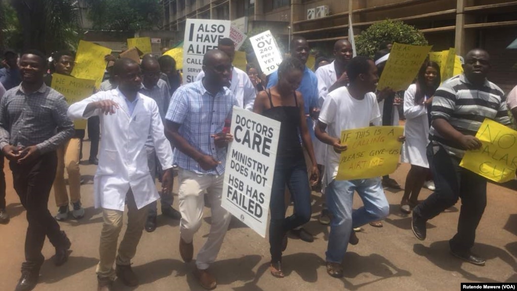 Zimbabwe doctors strike ...