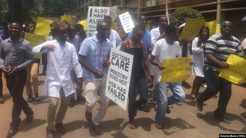 Striking Zimbabwean doctors are being urged to go back to work.