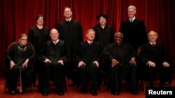 美国联邦最高法院九名大法官（资料图片）