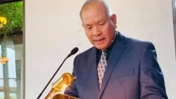 ທ່ານຍອດ ສີສຸວັນກ່າວຄໍາປາໄສໃນງານນຶ່ງຂອງປະຊາຄົມລາວໃນເມືອງຟີນິກສ໌