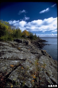 The rocky coast of Isle Royale