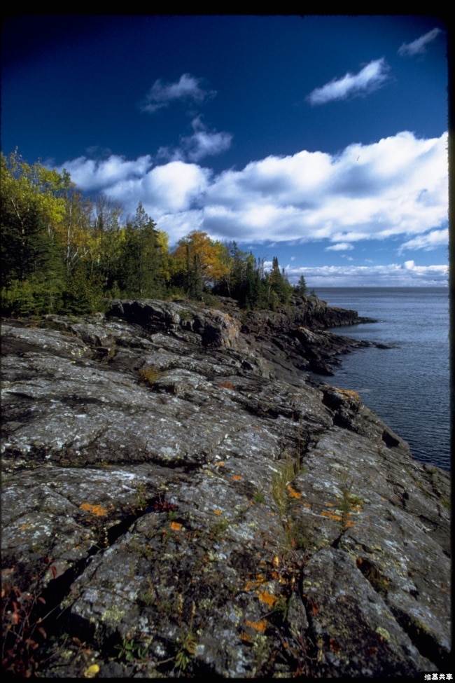 The rocky coast of Isle Royale