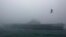 Tư liệu: Tàu sân bay Liêu Ninh của Trung quốc tham gia diễn hành hàng hải gần Thanh Đảo, tỉnh Sôn Đông, tưởng niệm năm thứ 70 ngày thành lập quân chủng Hải quân TQ. Ảnh chụp 23/4/2019. TQ nói nhóm tác chiến tàu sân bay Liêu Ninh đang tập trận gần Đài Loan.
(AP Photo/)