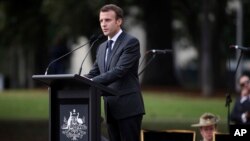 Le président français Emmanuel Macron prononce un discours à Sydney, le 2 mai 2018.