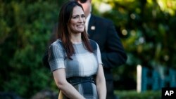 Stephanie Grisham, vocera de la primera dama Melania Trump, también asumirá el cargo de directora de comunicaciones de la Casa Blanca.