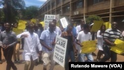 Wasu likitoci a Zimbabwe wadanda suka taba yin takin aiki a kwannan baya