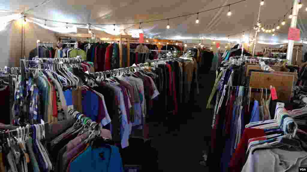 Donations to the Magalia Community Church's distribution center have been arriving from across the U.S. throughout the year. (Elizabeth Lee/VOA News)