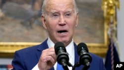 El presidente estadounidense Joe Biden habla sobre la inteligencia artificial en la Sala Roosevelt de la Casa Blanca, el viernes 21 de julio de 2023, en Washington.