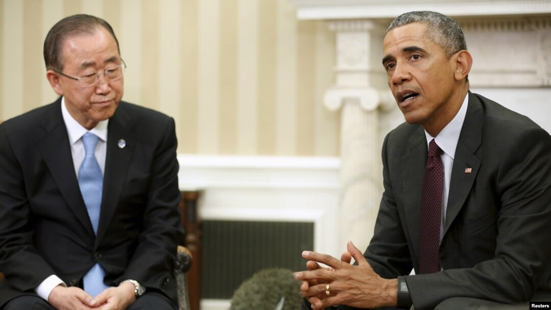 AQSh Prezidenti Barak Obama Oq uyda BMT Bosh kotibi Pan Gi Mun bilan gaplashmoqda, 4-avgust, 2015-yil