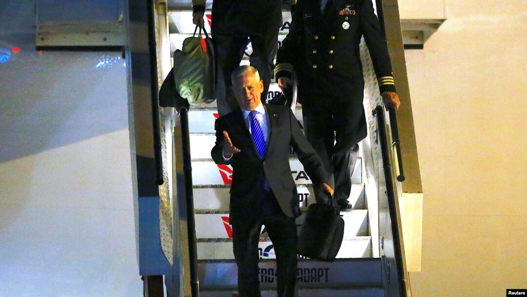 Bộ trưởng Quốc phòng Hoa Kỳ Jim Mattis đến Philippines hôm 23/10/2017.