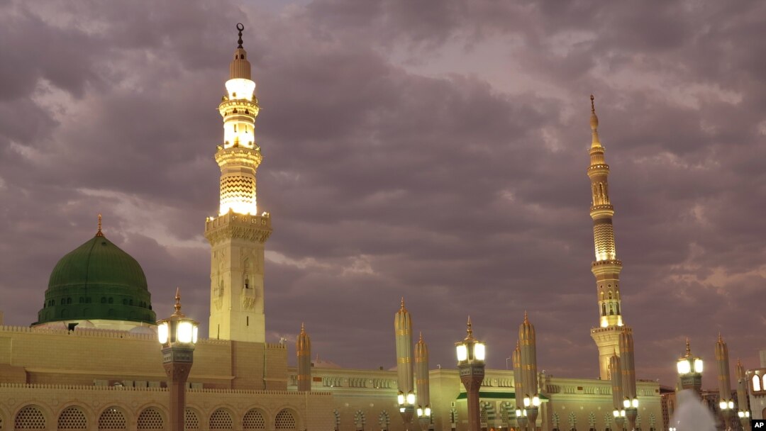 Masjid Nabawi di Madinah, Saudi Arabia (foto: ilustrasi). Pemerintah Saudi banyak memberikan beasiswa bagi pelajar Indonesia untuk belajar di Arab Saudi, termasuk di Madinah.