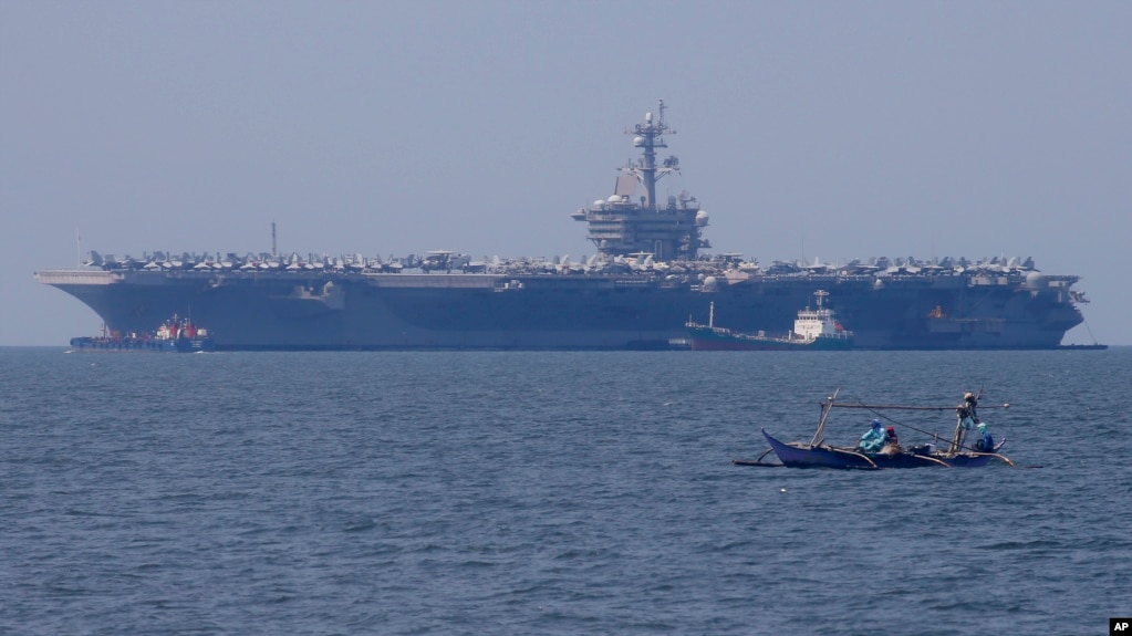 Tàu sân bay USS Carl Vinson ở cảng biển Manila, Philippines, ngày 17/2/2018. 