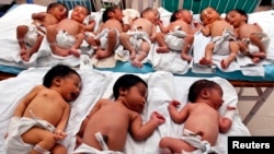 In this 2009 file photo, newly born babies rest inside a hospital in the northern Indian city Lucknow. (REUTERS/Pawan Kumar/File)