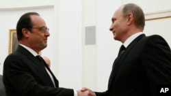 Vladimir Putin, der., y Francois Hollande sostuvieron una reunión en el Kremlin en la que es urgente y necesaria el trabajo conjunto para vencer al terrorismo.