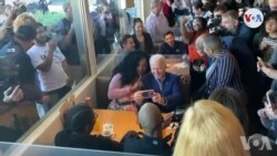 Etazini: 2 Kandida Demokrat yo ki Rete nan Kous la Ap Miltipliye Estrateji pou Nominasyon Pati a