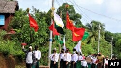 ေမလ ၂၃ ရက္ေန႔က ထားဝယ္ ေလာင္းလံုၿမိဳ႕ရဲ႕ ေက်ာင္းမတက္ေရး လႈပ္ရွားမႈ သပိတ္ ျမင္ကြင္း။ (ဓာတ္ပံု - Dawei Watch via AFP မ ၂၃၊ ၂၀၂၁)