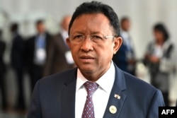 Le Président malgache Hery Rajaonarimampianina arrive à la session ordinaire de la Conférence des Chefs d'Etat et de gouvernement de l'Union africaine (UA) lors du 30ème sommet annuel de l'UA à Addis Abeba le 29 janvier 2018.