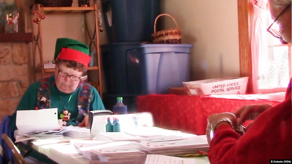 Residents Of Santa Claus Indiana Answer Thousands Of Letters From Around The World Residents Of Santa Claus Indiana Answer Thousands Of Letters From Around The World