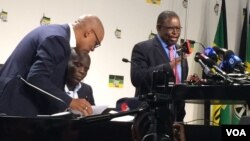 Abantu abasemhlanganweni webandla leAfrican National Congress ababike ukuthi sokuzathathwa umhlabathi kungelanhlawulo.