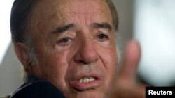 El expresidente Carlos Menem tiene fuero de senador por lo que el Tribunal solicitó que se le levante para que cumpla la condena. 