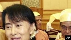 Bà Aung San Suu Kyi, lãnh tụ đấu tranh cho dân chủ Miến Điện