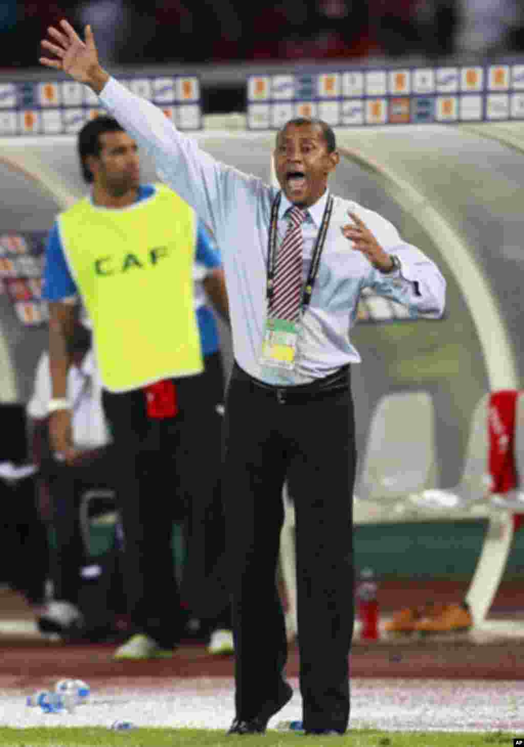 Equatorial Guinea's head coach Paulo of Brazil reactes during their African Cup of Nations Group A soccer match against Senegal at Estadio de Bata