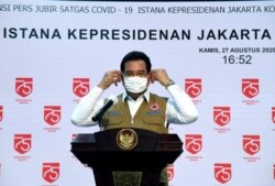 Juru Bicara Satgas COVID-18 Prof Wiku Adisasmito dalam konferensi pers di Istana Kepresidenan, Jakarta, Kamis (27/8) terkait rencana pembukaan bioskop di DKI Jakarta. (Setpres RI)