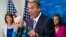 El líder republicano John Boehner habla a los reporteros durante una conferencia de prensa en el Capitolio