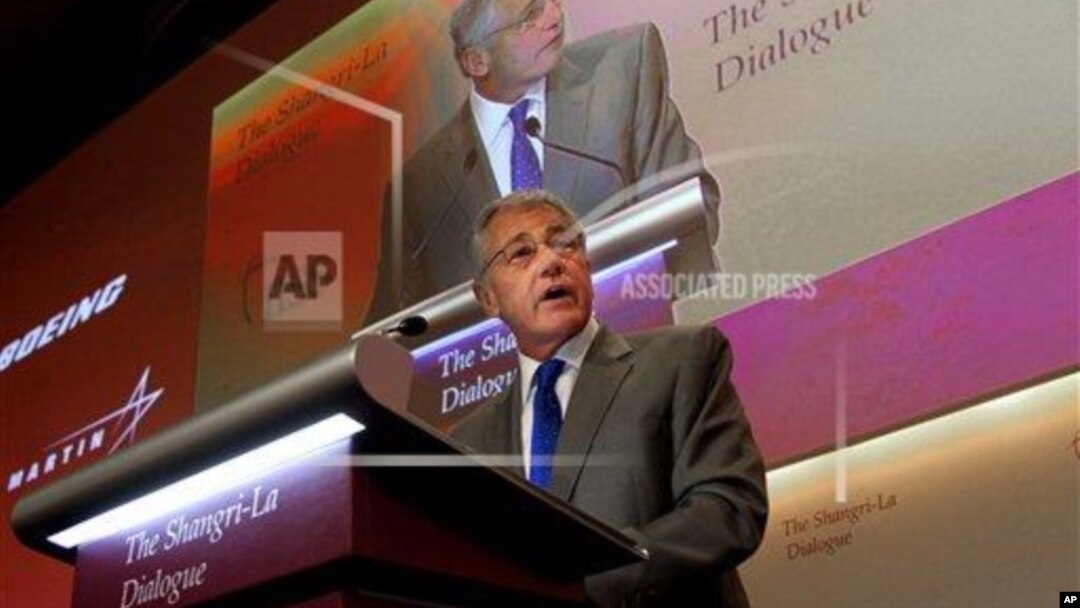 Menhan Amerika Chuck Hagel saat berbicara dalam dialog pertahanan di Singapura hari Sabtu (1/6). 